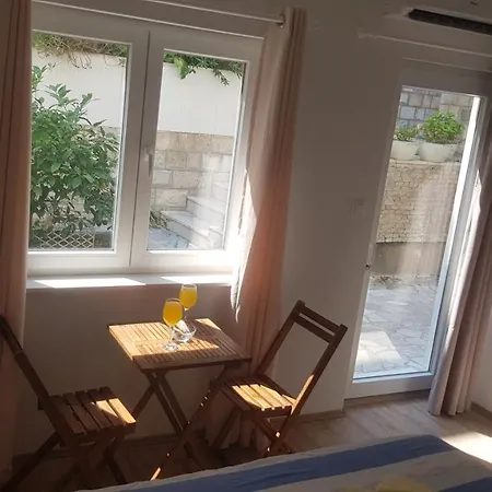 Zoric & アパート *